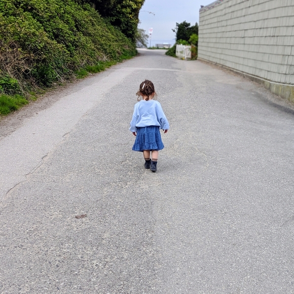 Moving soon - Picture 1 of 1